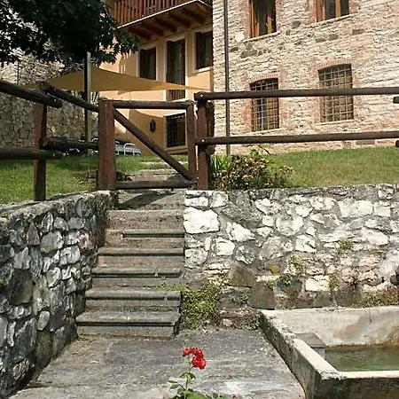 Antica Corte Leguzzano Bed & Breakfast 4*